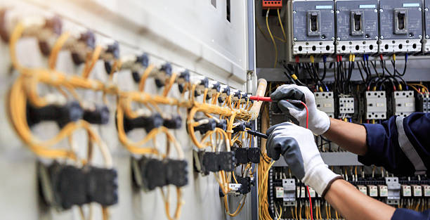Professional Electrician technician working in Evansville, WY